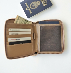 Porta Documentos Seúl Chico Beige - comprar online