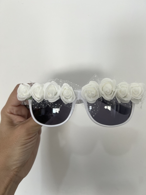 Anteojo de flores blanca -modelo 3