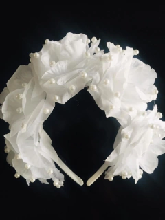 Vincha blanca novia clasica con perlas