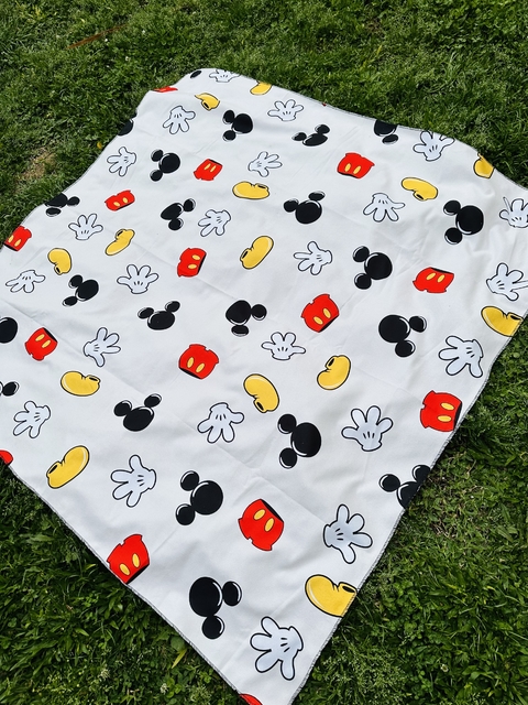 MEGA TOALLON ANIMADO 150 X 150 CM COD 308