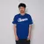 Camiseta azul da marca Champion com logo em destaque na frente.