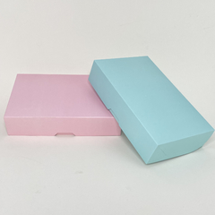 CAJA RECTANGULAR CHICA COLOR ROSA CLARO 24x15x5,5 CM