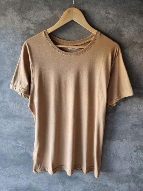 Remera basica Tostado - comprar online