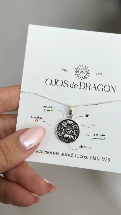 Collar símbolos de la suerte