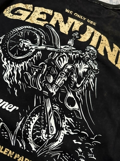 Remera " Genuine" - comprar online