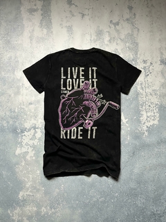 remera "Live It"