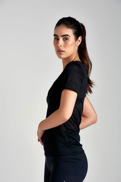 CAMISETA LARULP IRIS GO AERO FIT PRETO na internet