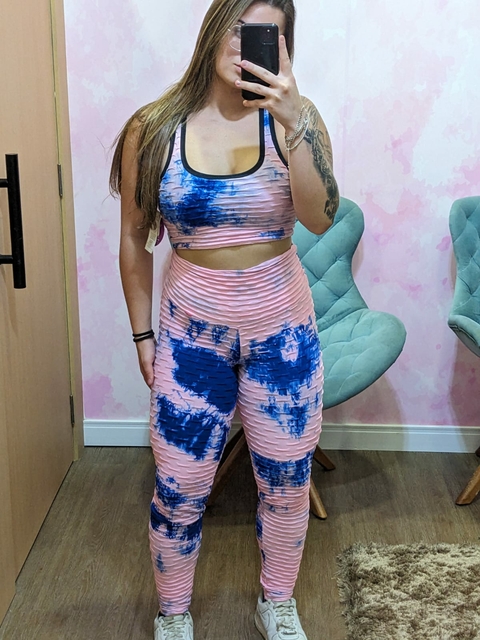 CONJUNTO EMPINA BUMBUM BROCADO 1900 ROSA COM AZUL TIE DYE