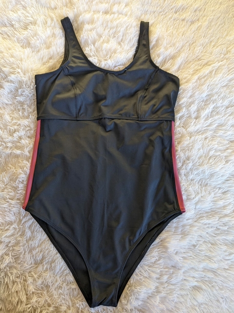 MAIO NATAÇÃO PRETO COM ROSA PLUS SIZE