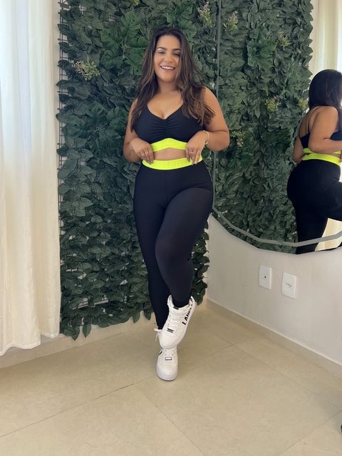 TOP HELA - 026207 - C0002 - PRETO VESTEM