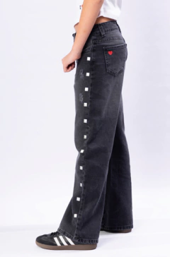JEAN CP NENA NEGRO CON TACHAS COSTADOS (CP264407) - comprar online