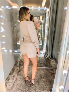 Short Emma na internet