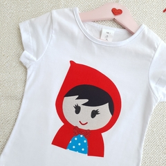Baby Look Chapeuzinho Vermelho na internet