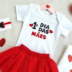 Conj. Baby Saia 1° Dia das Mães (Branco/vermelho) na internet