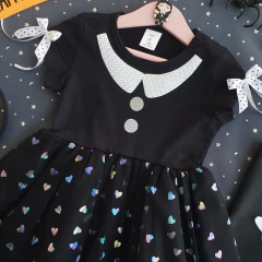 Vestido Halloween Wandinha na internet