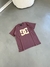Remera DC bordo