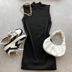 VESTIDO BASIC GOLA ALTA - Gringa Store