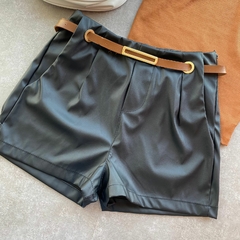 SHORT COURO FAKE CINTO ZARA INSPIRAÇAO- na internet