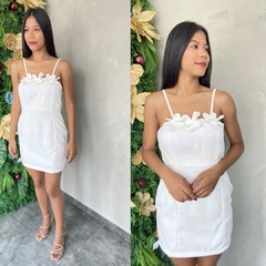 VESTIDO ALFAIATARIA CURTO FLORES- na internet