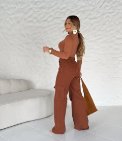160- CALÇA JEANS WIDE LEG CARGO MARROM- - loja online