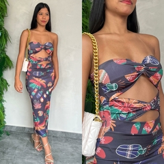VESTIDO SUPLEX FLOR RECORTES FRONTAL- - comprar online