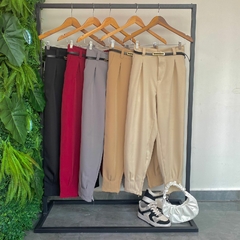 CALÇA CENOURA ALFAIATARIA COM CINTO