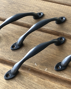 MANIJA grande NEGRA SIMIL METAL (11 cm.)