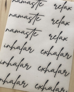 VINILO NAMASTE (20 x 15 CM).