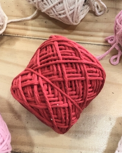 HILO MACRAME T4 8/20 NRO. 8 30 mts. ROJO