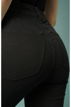 Jean chupin Maya en internet