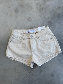 Short Atila en internet