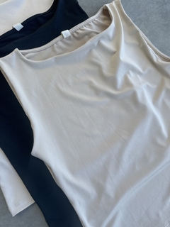 Musculosa Nude en internet