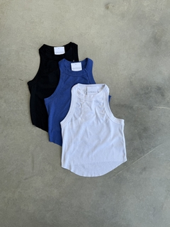Musculosa Nicol en internet