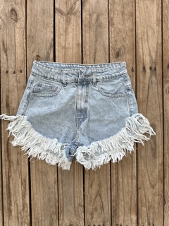 Short Lipa
