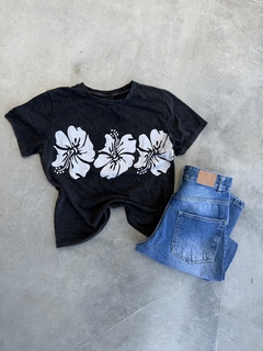 Remera Flores en internet