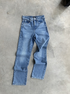 Jean Straight Katery - GARAGE showroom