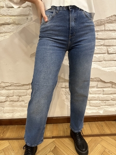 Jean Straight Catar - GARAGE showroom