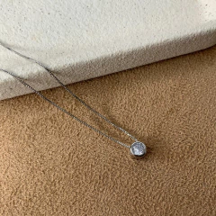 GARGANTILHA PONTO DE LUZ REDONDO NO RÓDIO BRANCO na internet