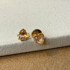 BRINCO CRISTAL CORAÇÃO NO MORGANITA NO DOURADO - comprar online