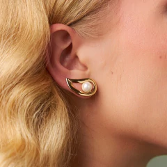 BRINCO EARCUFF GOTA VAZADA PÉROLA DOURADO