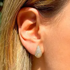 BRINCO GOTA BOJUDA CRAVEJADA BOTEGA PEQUENA DOURADO