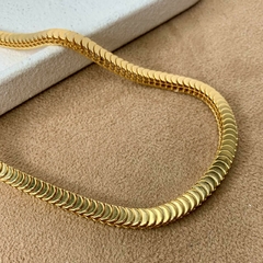 COLAR ESCAMAS LARGO 45CM DOURADO na internet
