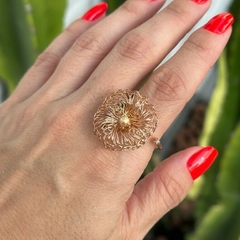 ANEL CROCHE ROSA COLOMBIANA DOURADO - Carlota Acessórios