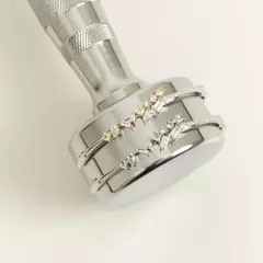 BRACELETE CURVO COM CRISTAIS E ZIRCÔNIAS YELLOW na internet