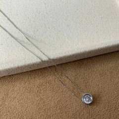 GARGANTILHA PONTO DE LUZ COM CAIXA MEDIA NO RODIO BRANCO - comprar online