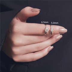 ANEL SOLITÁRIO 5.0MM 0.5CT MOISSANITE na internet