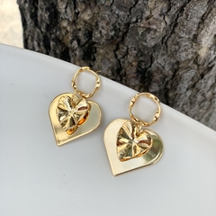 BRINCO CORAÇÃO DUPLO DOURADO - comprar online