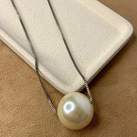 COLAR PINGENTE MAXI COM PÉROLA PRATEADO - comprar online