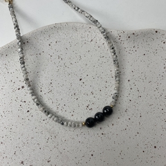 GARGANTILHA PEDRINHAS E PEDRAS GRANDES NATURAIS DOURADO - comprar online