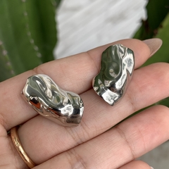 BRINCO EARCUFF CHAPA ORGÂNICO RÓDIO BRANCO na internet